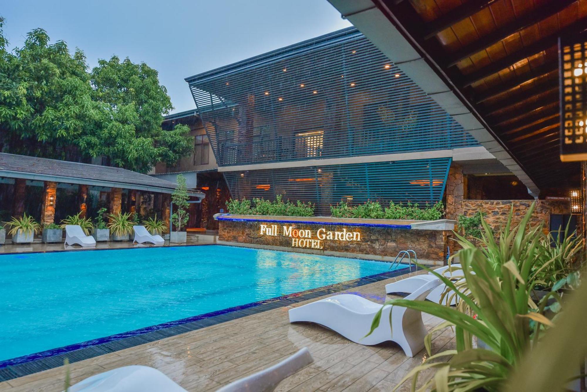 The Full Moon Hotel Katunayaka Exterior foto